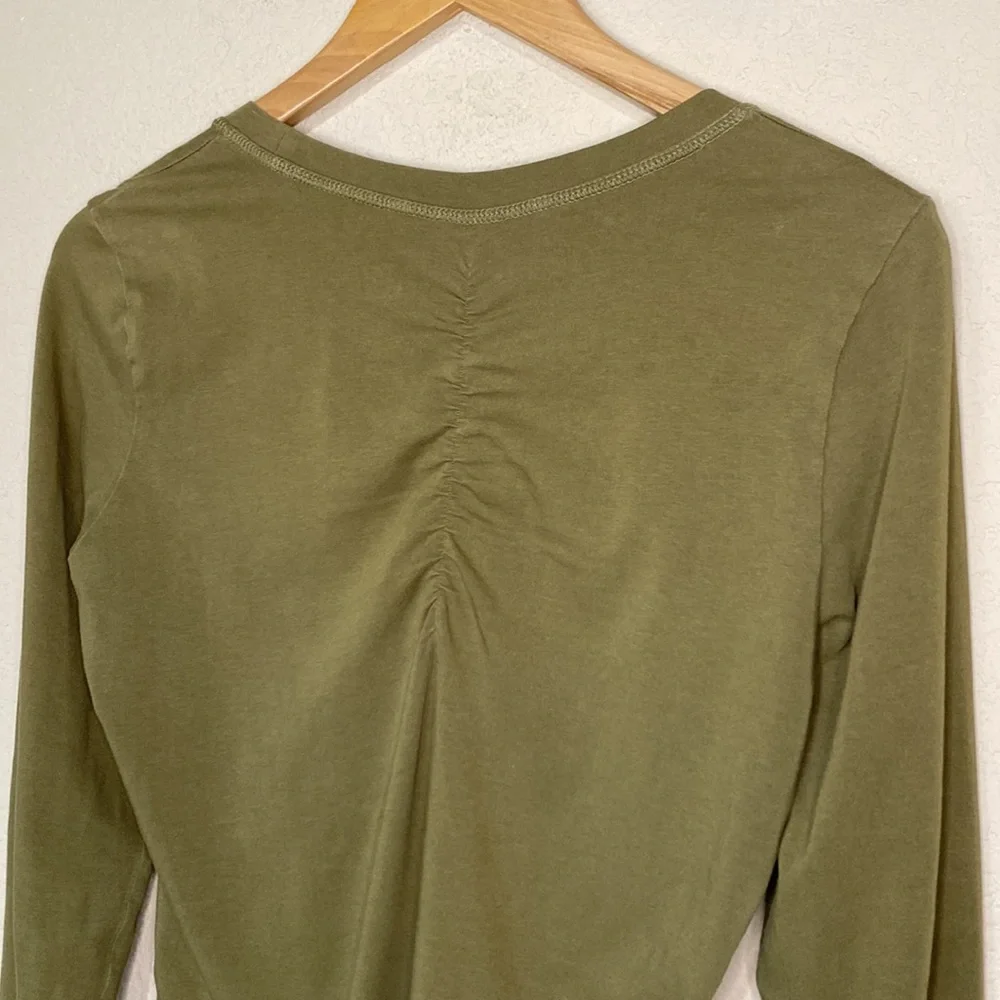 Athleta Olive Long Sleeve Ruched Sides Top S - Picture 5 of 11